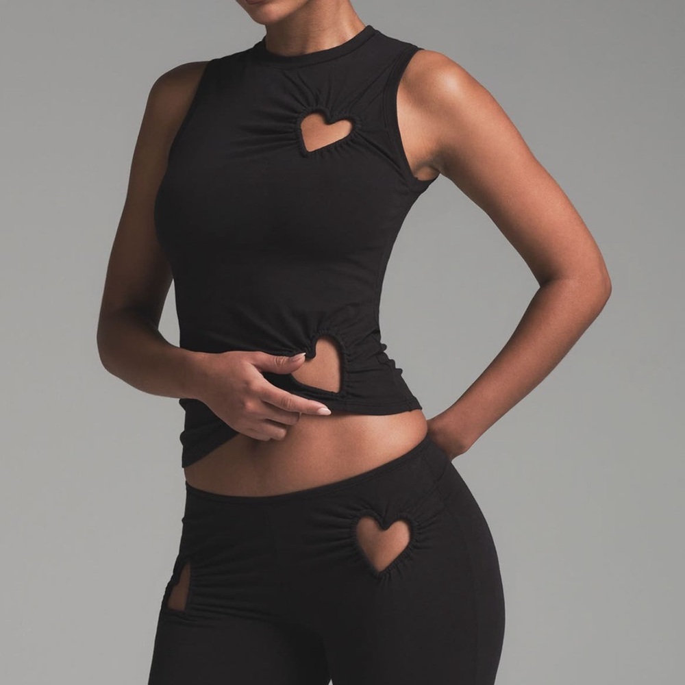 Sorry SOLD OUT >>>>Black Heart Cutout Top and Leggings Set